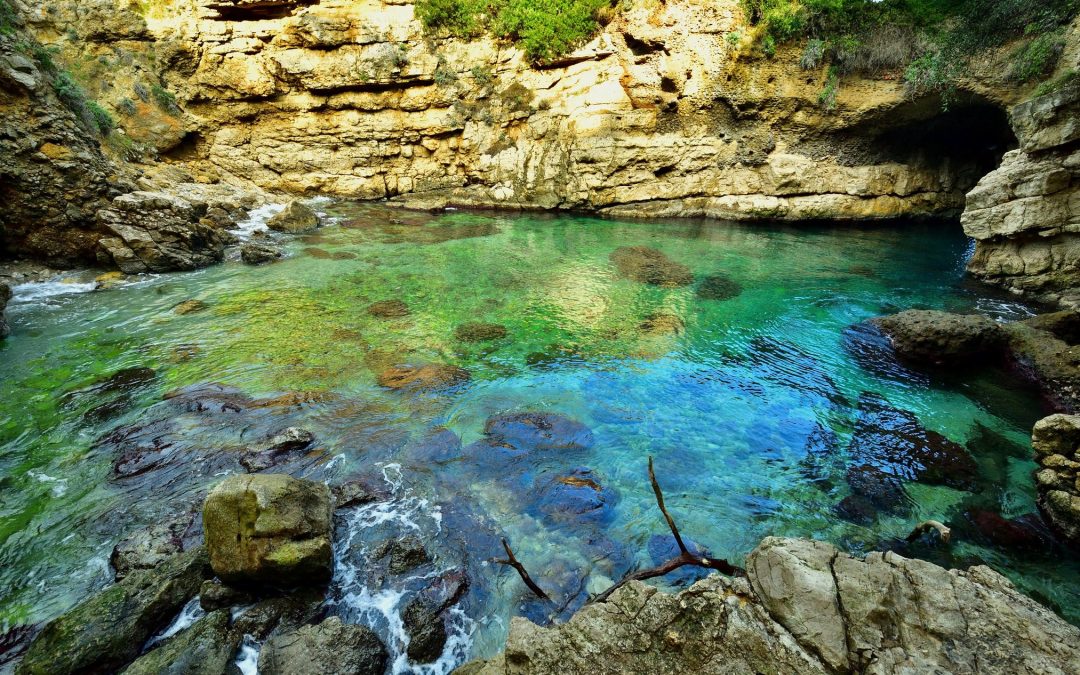 E’ in Campania la meravigliosa piscina naturale che una volta era rifugio di amanti e reali: scopri di più