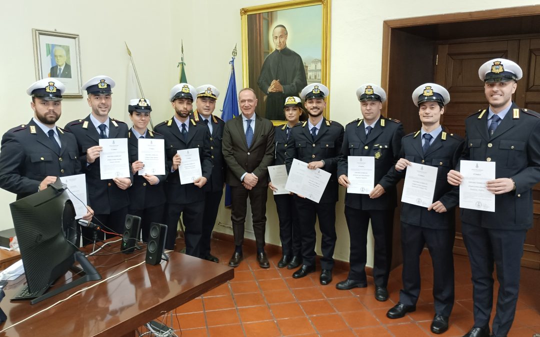 Torre del Greco. Palazzo crollato, agenti premiati per soccorsi e salvataggio di vite