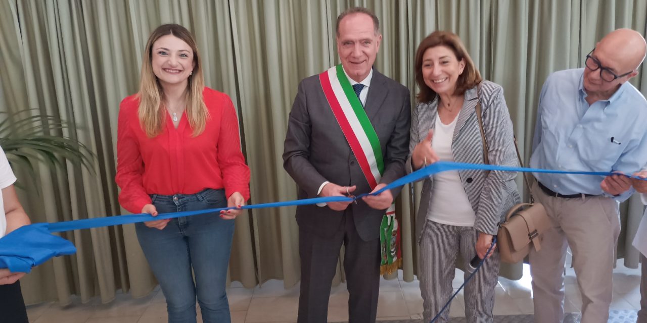 Luigi Mennella sindaco: inaugurata sala teatro alla scuola Morelli