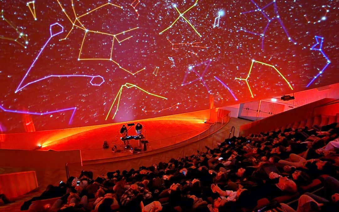 Appuntamento in Via Lattea: si rinnova sabato 20 luglio l’apertura serale del Planetario di Città della Scienza. 🗓