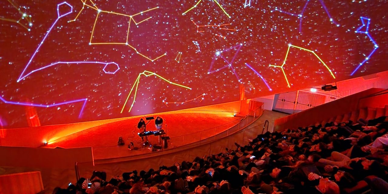 Appuntamento in Via Lattea: si rinnova sabato 20 luglio l’apertura serale del Planetario di Città della Scienza. 🗓