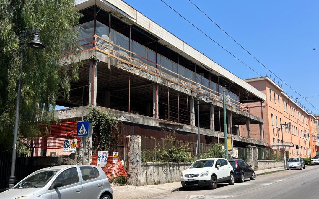 San Giorgio a Cremano, demolizione ex liceo scientifico in Corso Umberto I. Chiusura di un tratto di strada