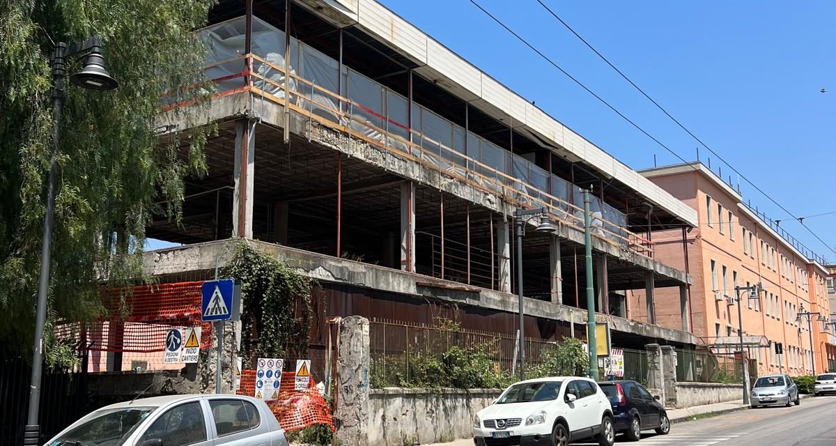 San Giorgio a Cremano, demolizione ex liceo scientifico in Corso Umberto I. Chiusura di un tratto di strada