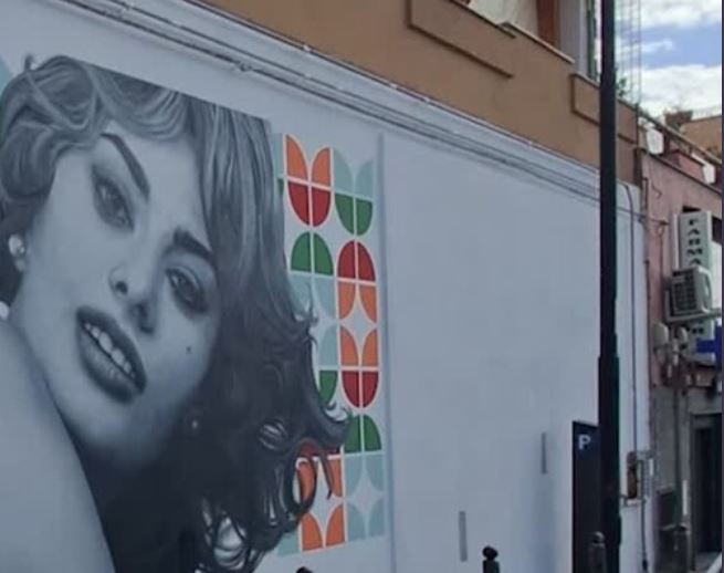 In Campania spunta un murales: Napoli rende omaggio alla sua grande diva per l’indissolubile legame