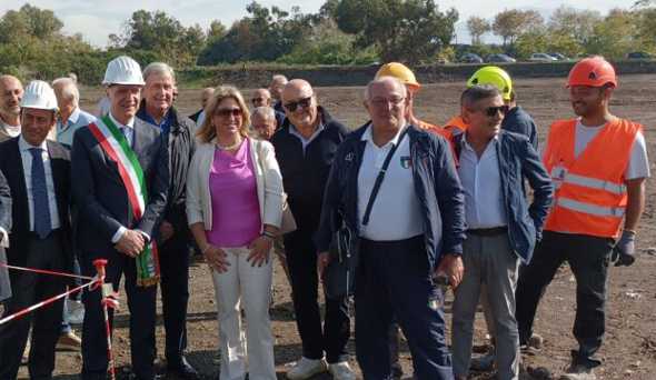 Torre del Greco. La posa della prima pietra del nuovo palazzetto dello sport